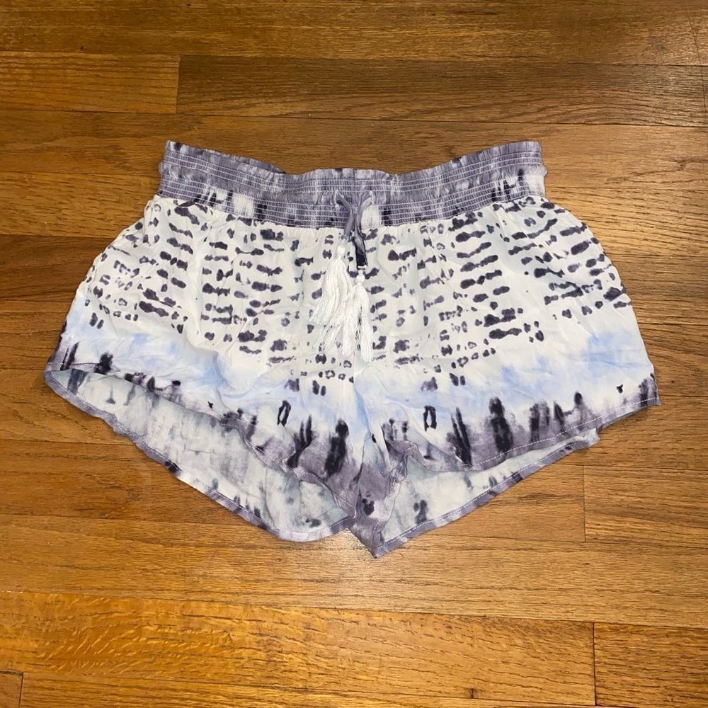 Boutique Beachy Tie-Dye Flowy Shorts (NWOT)